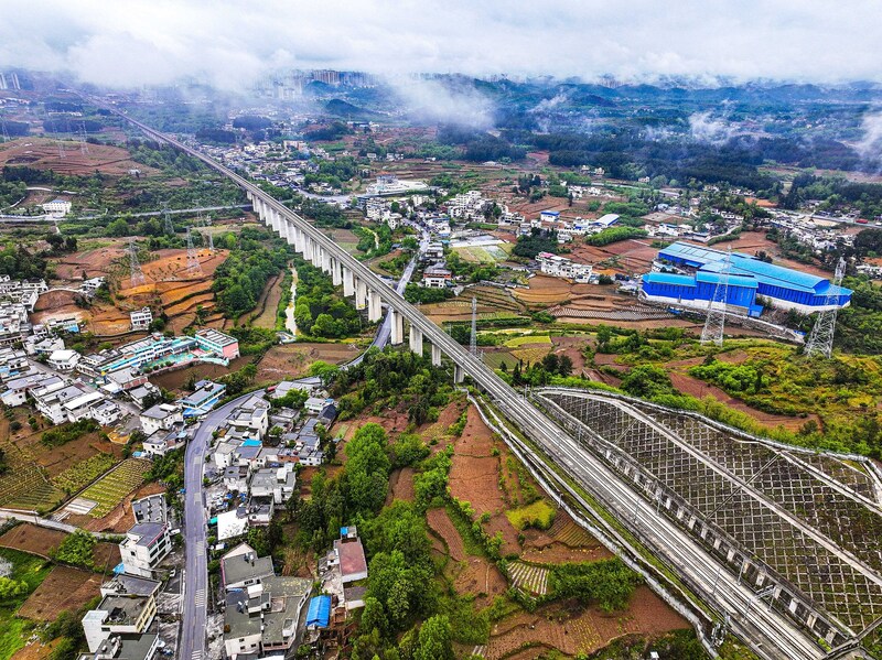 上江乡建塘镇交通建设日新月异，助力地方繁荣发展新动态